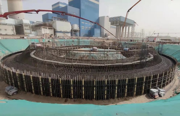 第二項目管理部達拉特發電廠五期1X1000MW機組工程煙囪基礎順利澆築